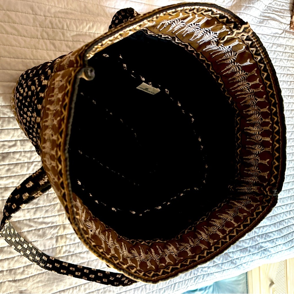 HOST PICK 🌹Vera Bradley Quilted Tote Bag •. Safari Zebra Print • LIKE NEW 🦓 - Picture 5 of 5